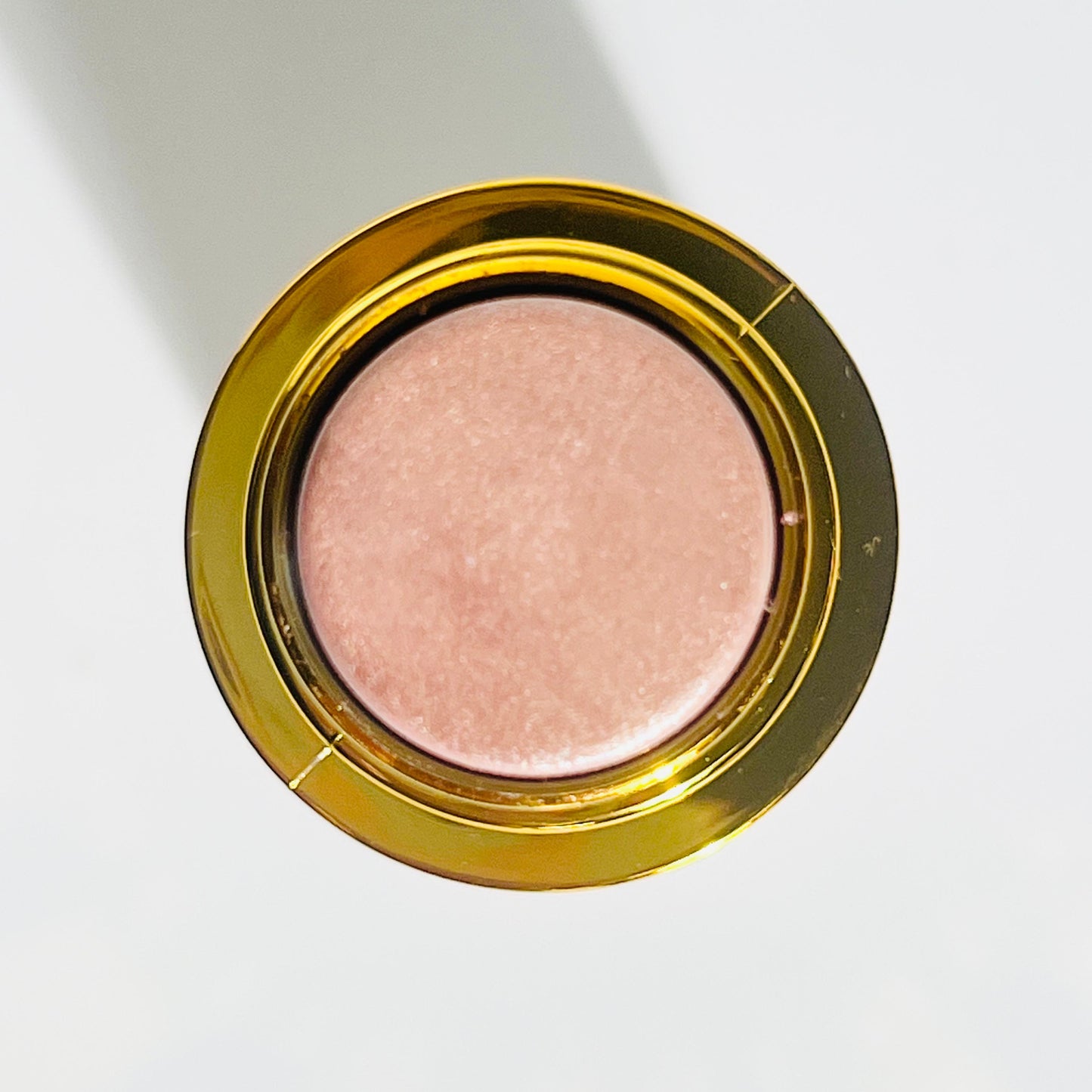 Luxury Highlighter — Light, Lift, Illuminate